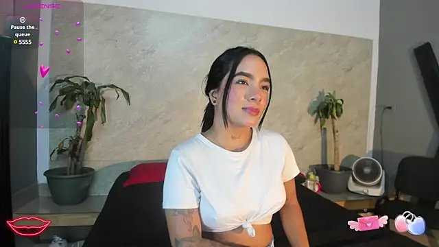 Snapshot of Estefy_gomez09 chatting on 02/06/25, 08:13 Estefy gomez09 online show from 02/06/25, 08:13