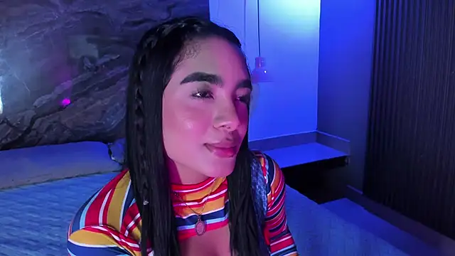 Snapshot of Estefy_gomez09 chatting on 03/06/25, 03:35 Estefy gomez09 online show from 03/06/25, 03:35