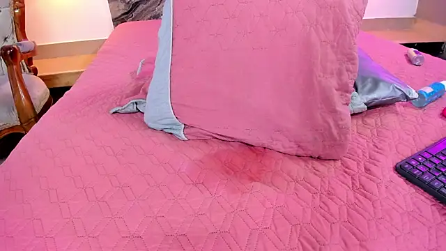 Snapshot of Estefy_gomez09 chatting on 03/21/25, 06:38 Estefy gomez09 online show from 03/21/25, 06:38