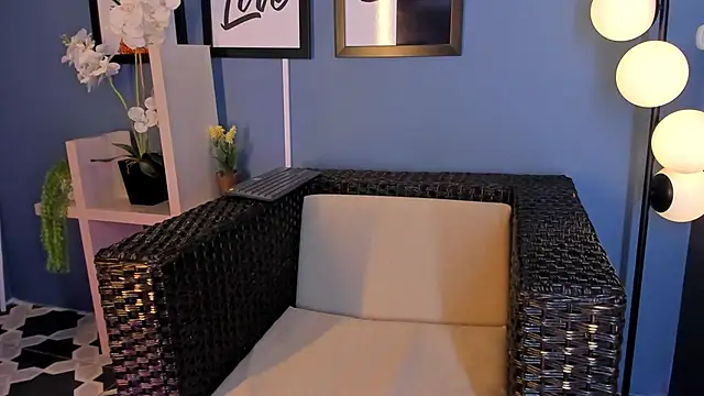 Snapshot of AliDiaz_ chatting on 02/21/25, 01:55 AliDiaz  online show from 02/21/25, 01:55