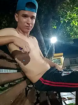 arevalo1124 online show from 02/04/25, 04:48