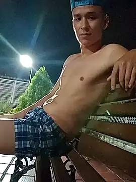 arevalo1124 online show from 02/04/25, 08:02