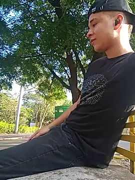 arevalo1124 online show from 09/23/25, 09:40