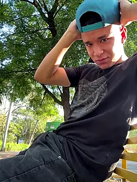 arevalo1124 online show from 10/08/25, 09:34