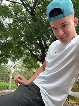 arevalo1124 online show from 10/11/25, 09:35