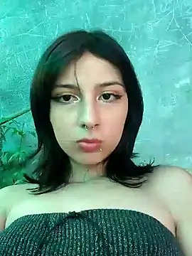 Snapshot of Maiden-Hot chatting on 02/01/25, 07:34 Maiden-Hot online show from 02/01/25, 07:34