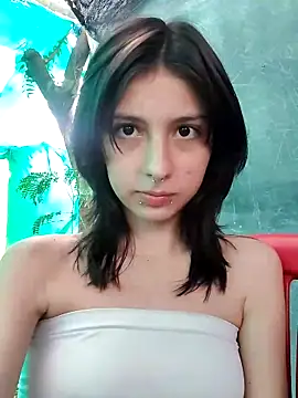 Snapshot of Maiden-Hot chatting on 03/22/25, 08:04 Maiden-Hot online show from 03/22/25, 08:04