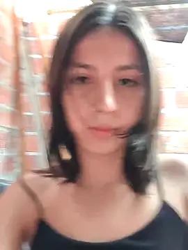 Snapshot of Maiden-Hot chatting on 10/22/25, 07:35 Maiden-Hot online show from 10/22/25, 07:35