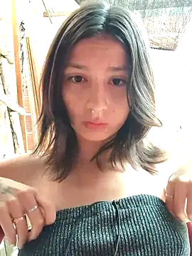 Snapshot of Maiden-Hot chatting on 11/02/25, 01:02 Maiden-Hot online show from 11/02/25, 01:02