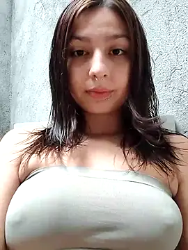 Snapshot of Maiden-Hot chatting on 04/27/26, 07:56 Maiden-Hot online show from 04/27/26, 07:56