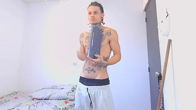 hot man05 online show from 02/10/26, 06:23