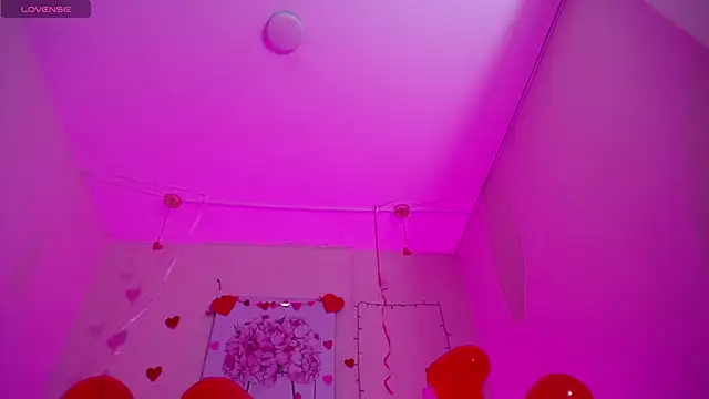 Snapshot of Adri_Gomez_ chatting on 02/22/25, 06:06 Adri Gomez online show from 02/22/25, 06:06