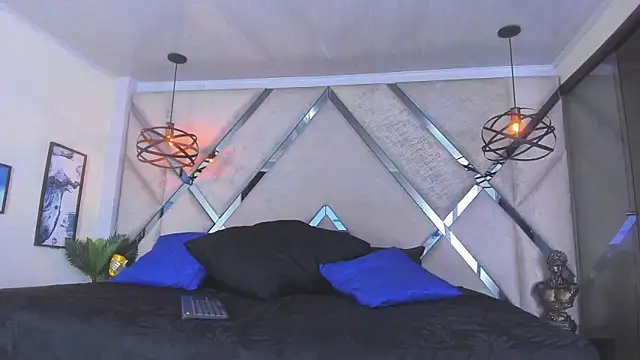 Snapshot of Thomas_May4rs chatting on 02/19/25, 04:23 Thomas May4rs online show from 02/19/25, 04:23