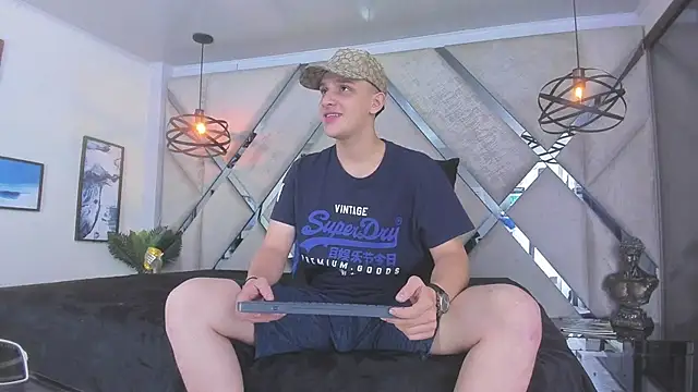 Snapshot of Thomas_May4rs chatting on 02/24/25, 07:33 Thomas May4rs online show from 02/24/25, 07:33