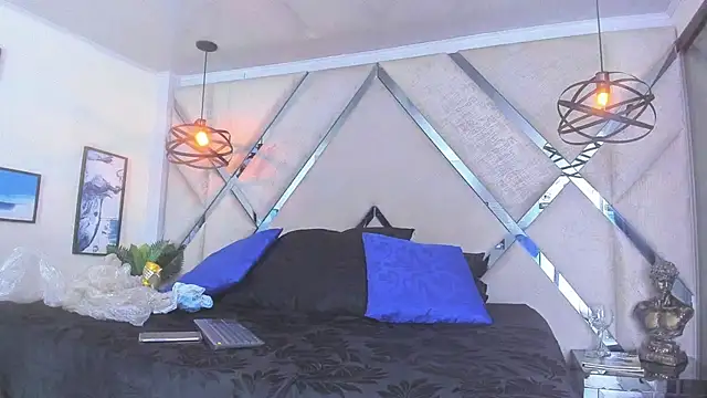 Snapshot of Thomas_May4rs chatting on 02/25/25, 04:35 Thomas May4rs online show from 02/25/25, 04:35