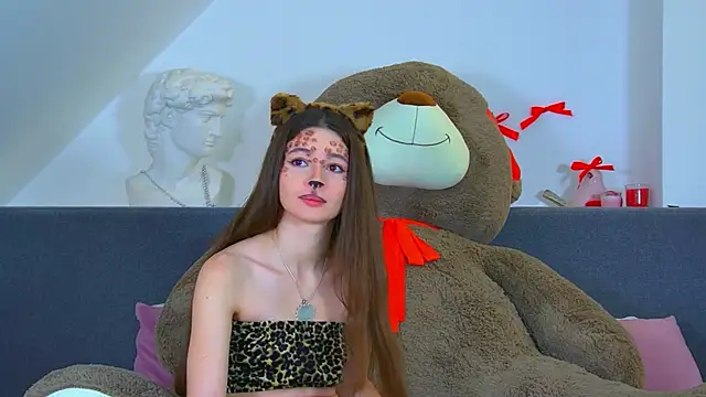 Snapshot of AmeliaFlares chatting on 10/28/25, 06:21 AmeliaFlares online show from 10/28/25, 06:21