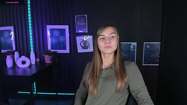 Snapshot of CharmBianca chatting on 02/08/25, 05:29 CharmBianca online show from 02/08/25, 05:29