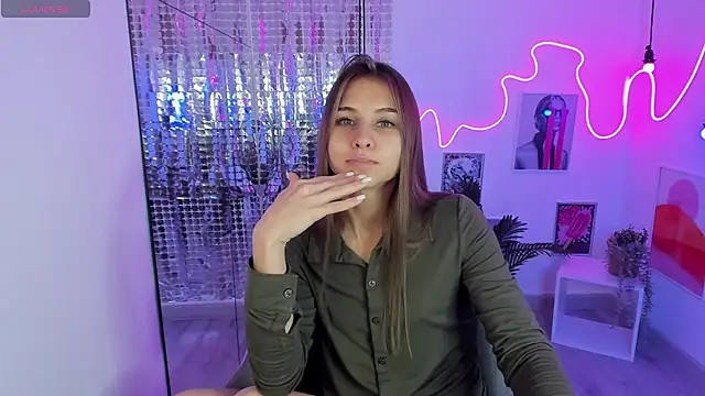 Snapshot of CharmBianca chatting on 02/14/25, 06:08 CharmBianca online show from 02/14/25, 06:08