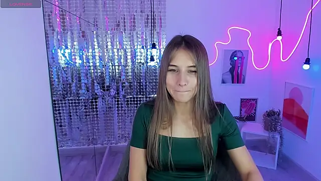 Snapshot of CharmBianca chatting on 02/15/25, 04:45 CharmBianca online show from 02/15/25, 04:45