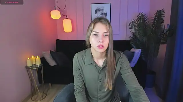 Snapshot of CharmBianca chatting on 02/20/25, 05:23 CharmBianca online show from 02/20/25, 05:23