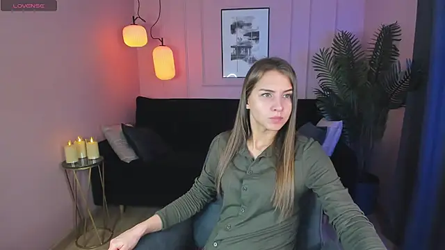 Snapshot of CharmBianca chatting on 02/20/25, 08:39 CharmBianca online show from 02/20/25, 08:39