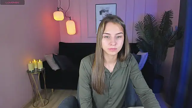 Snapshot of CharmBianca chatting on 02/20/25, 11:53 CharmBianca online show from 02/20/25, 11:53