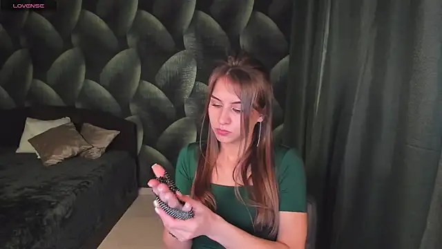 Snapshot of CharmBianca chatting on 03/06/25, 10:41 CharmBianca online show from 03/06/25, 10:41