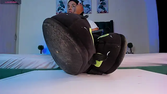 Snapshot of aleya_bliss chatting on 11/05/25, 02:00 aleya bliss online show from 11/05/25, 02:00