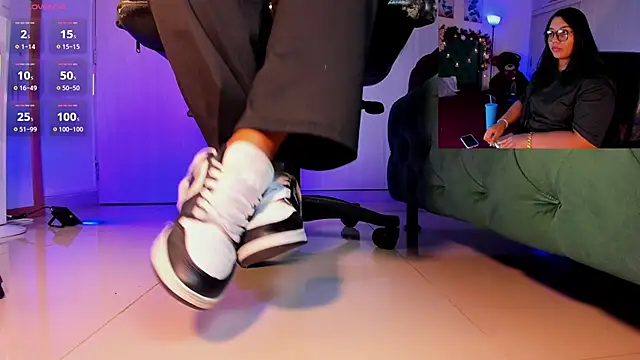 Snapshot of aleya_bliss chatting on 12/04/25, 03:05 aleya bliss online show from 12/04/25, 03:05