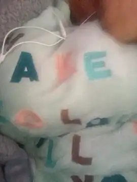 Snapshot of pora-34 chatting on 02/02/25, 11:51 pora-34 online show from 02/02/25, 11:51