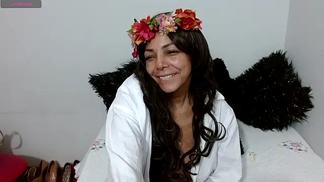 Lunasquirt1985 online show from 11/17/25, 12:22