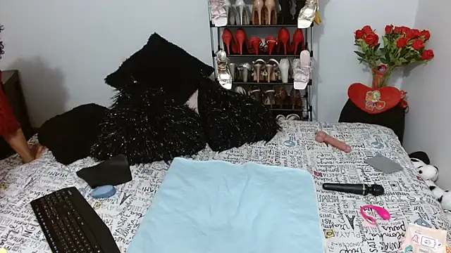 Lunasquirt1985 online show from 02/11/26, 11:59