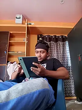 bigcock thick online show from 03/17/26, 03:11