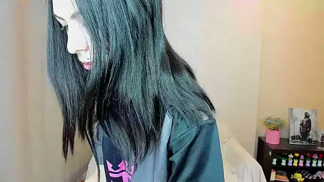 Snapshot of ErlinaBuoy chatting on 06/19/26, 07:01 ErlinaBuoy online show from 06/19/26, 07:01