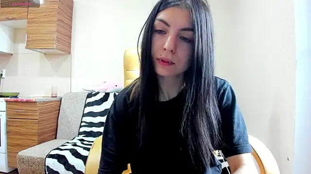 Snapshot of ErlinaBuoy chatting on 07/16/26, 07:25 ErlinaBuoy online show from 07/16/26, 07:25