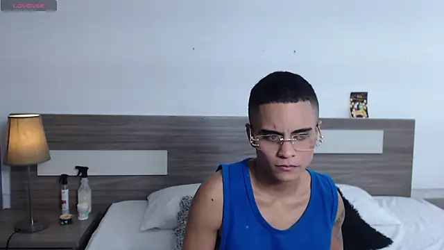 Liiamthompson online show from 10/29/25, 07:15