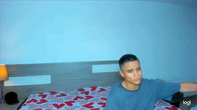 Liiamthompson online show from 10/30/25, 07:36