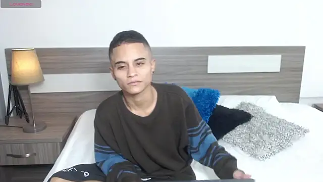 Liiamthompson online show from 11/08/25, 10:48