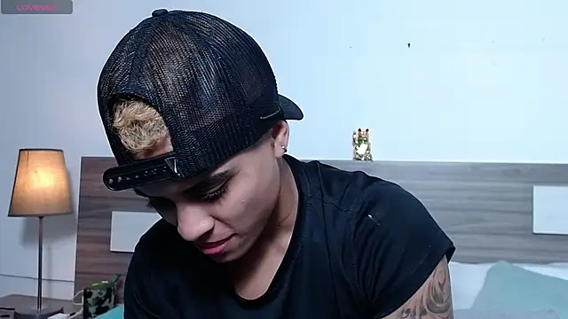 Liiamthompson online show from 02/05/26, 09:36