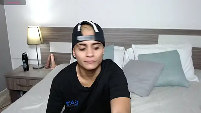 Liiamthompson online show from 03/05/26, 07:21