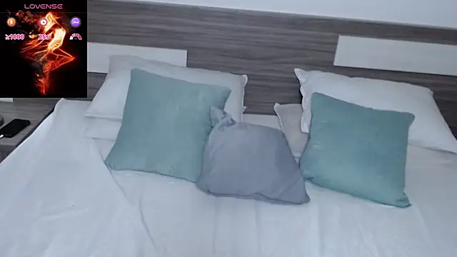 Liiamthompson online show from 03/15/26, 01:39