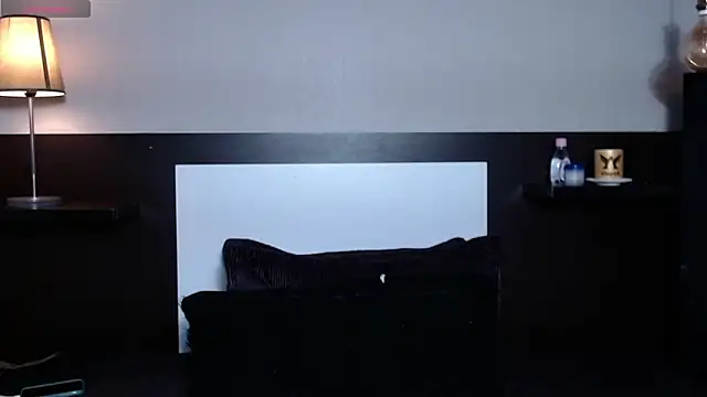 Liiamthompson online show from 04/11/26, 09:19