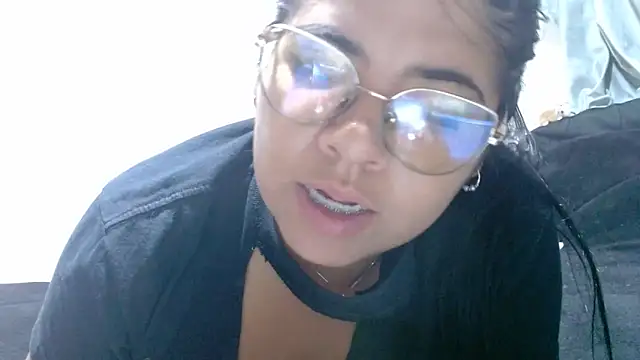 viccky vick online show from 04/17/26, 01:52