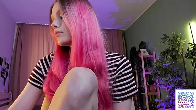 Gretchen Mol online show from 02/27/26, 07:41