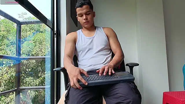 Dwayne Brown online show from 10/04/25, 01:53