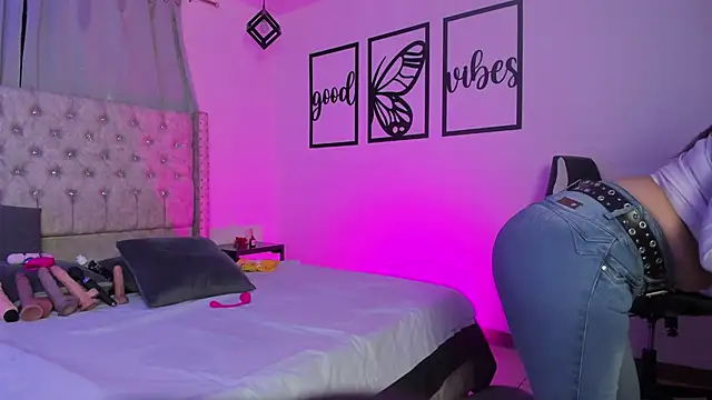 nicolee millerr online show from 04/09/26, 12:43