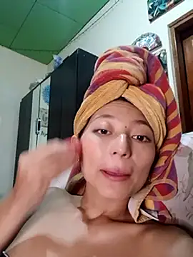 Snapshot of Little_Saori chatting on 02/15/25, 05:41 Little Saori online show from 02/15/25, 05:41