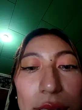 Snapshot of Little_Saori chatting on 02/18/25, 04:04 Little Saori online show from 02/18/25, 04:04