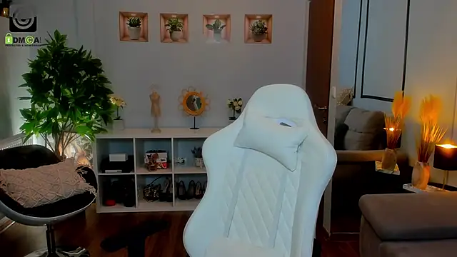 Anya-Ray online show from 11/12/25, 02:06