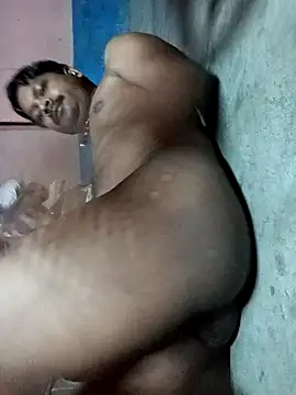 Snapshot of romantictubai chatting on 03/17/25, 06:32 romantictubai online show from 03/17/25, 06:32